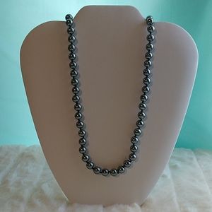 Classy vintage faux pearl necklace